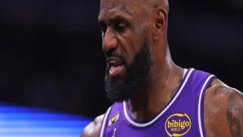 巴塞羅那0-2負於比利亞雷亞爾，特勞雷助攻失誤導致失分